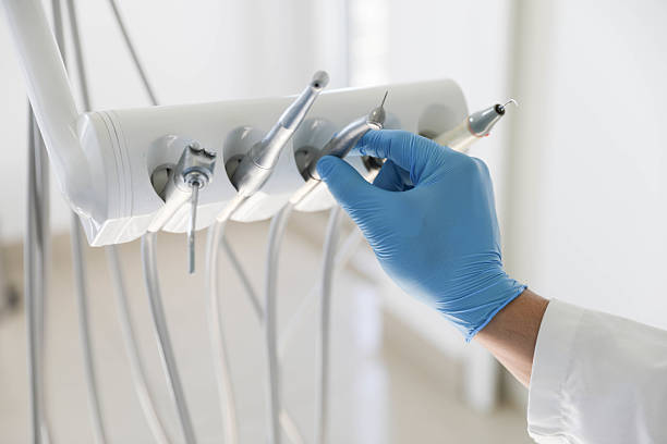 Professional Emergency Dentist technician working in Fortuna, CA